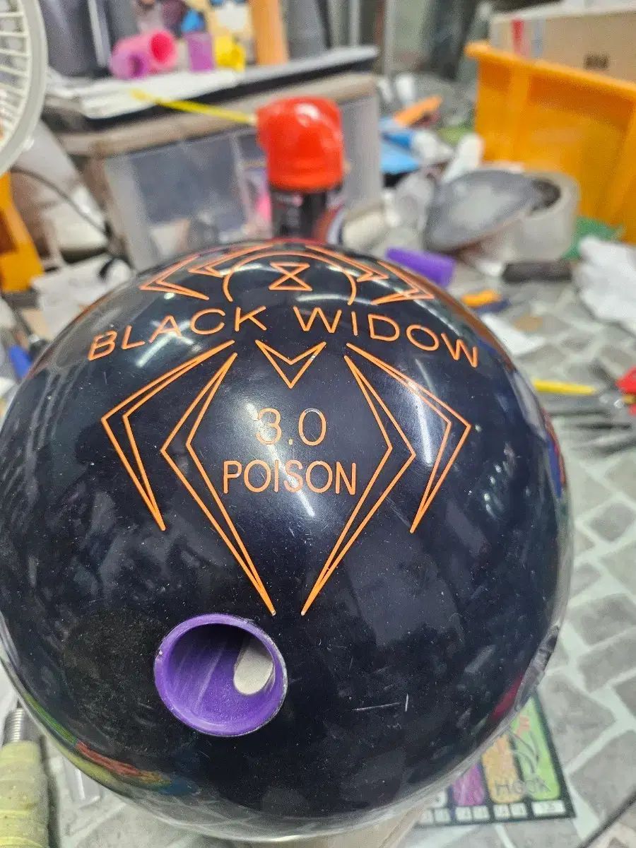 black widow（ブラックウィドウ） 3 0 ポイズン ボーリング