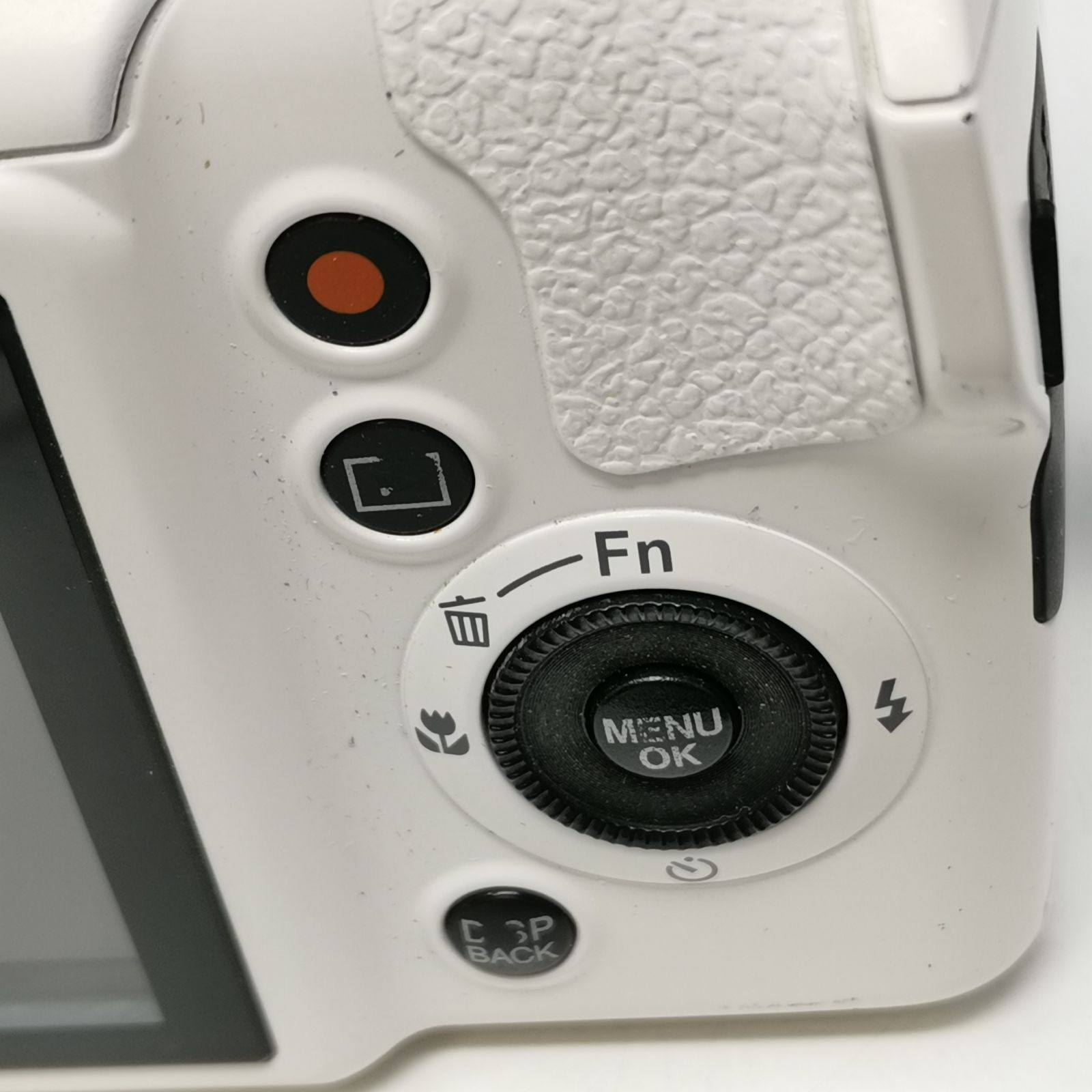 FUJIFILM FinePix S8200 ホワイト 中古品 SDカードなし 管理番号