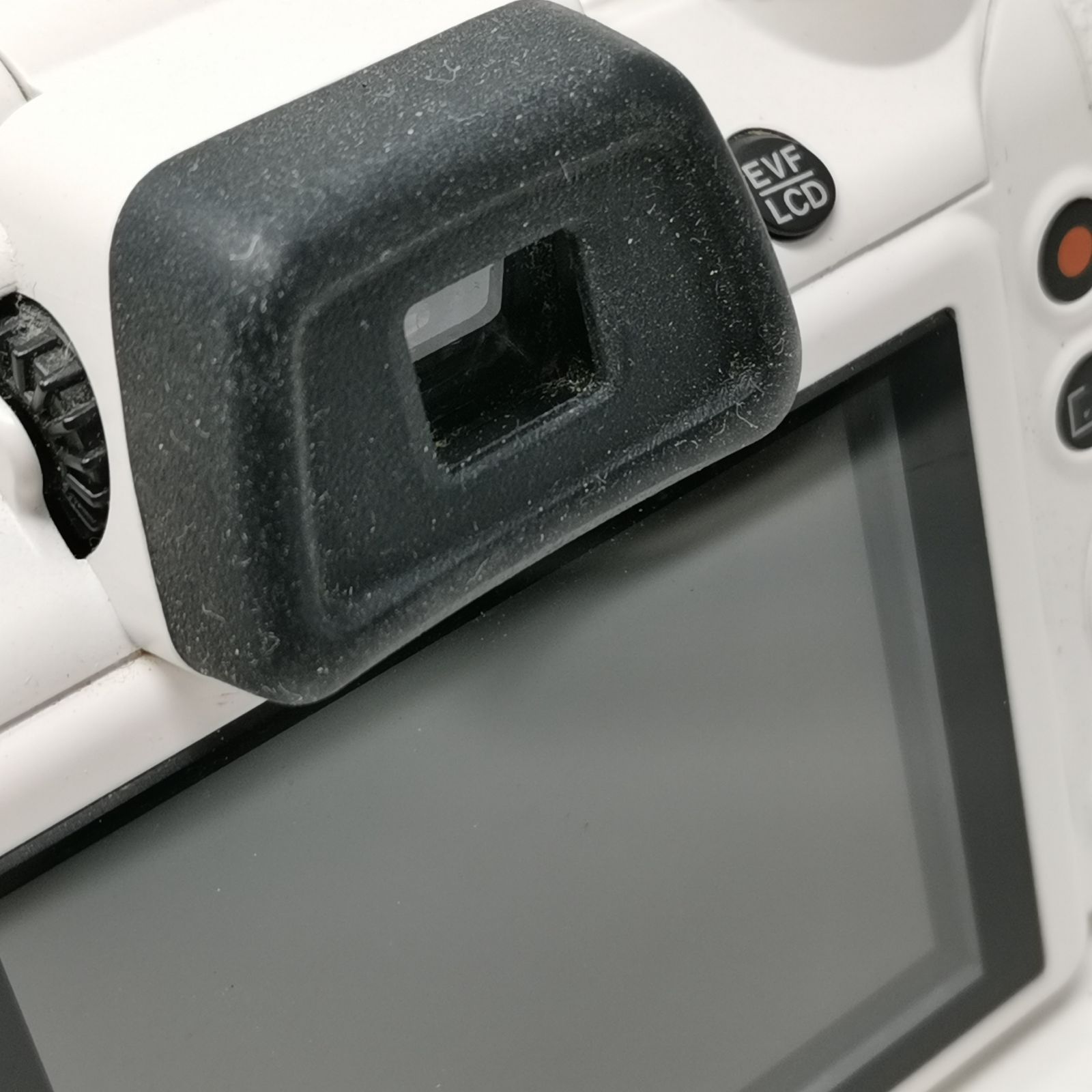 FUJIFILM FinePix S8200 ホワイト 中古品 SDカードなし 管理番号