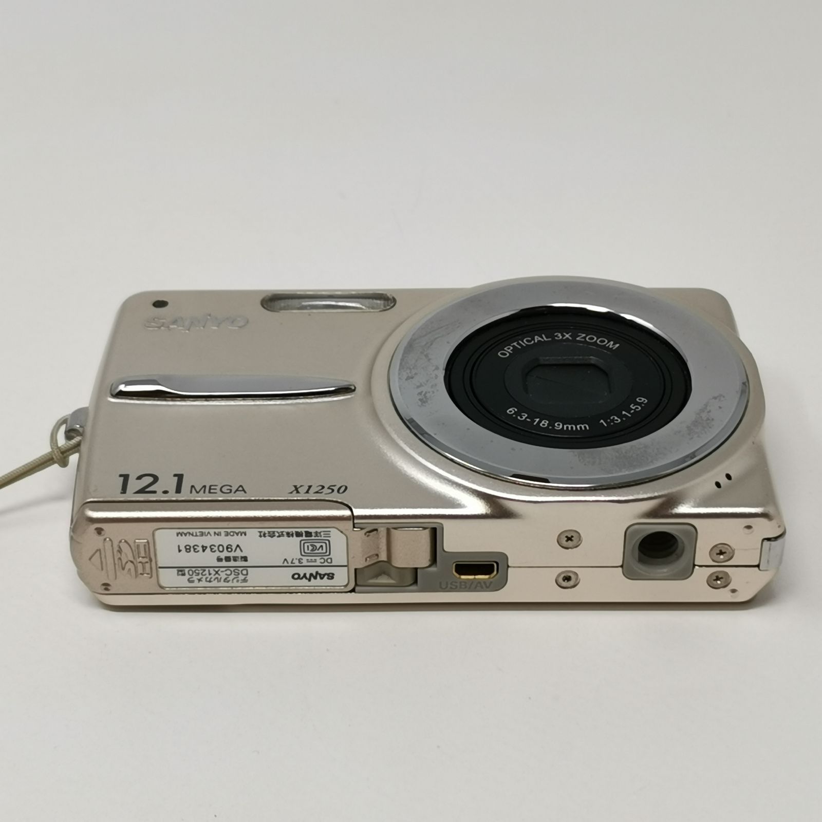 SANYO サンヨー DSC-X1250型 カメラ コンデジ 訳あり品 ゴールド 中古