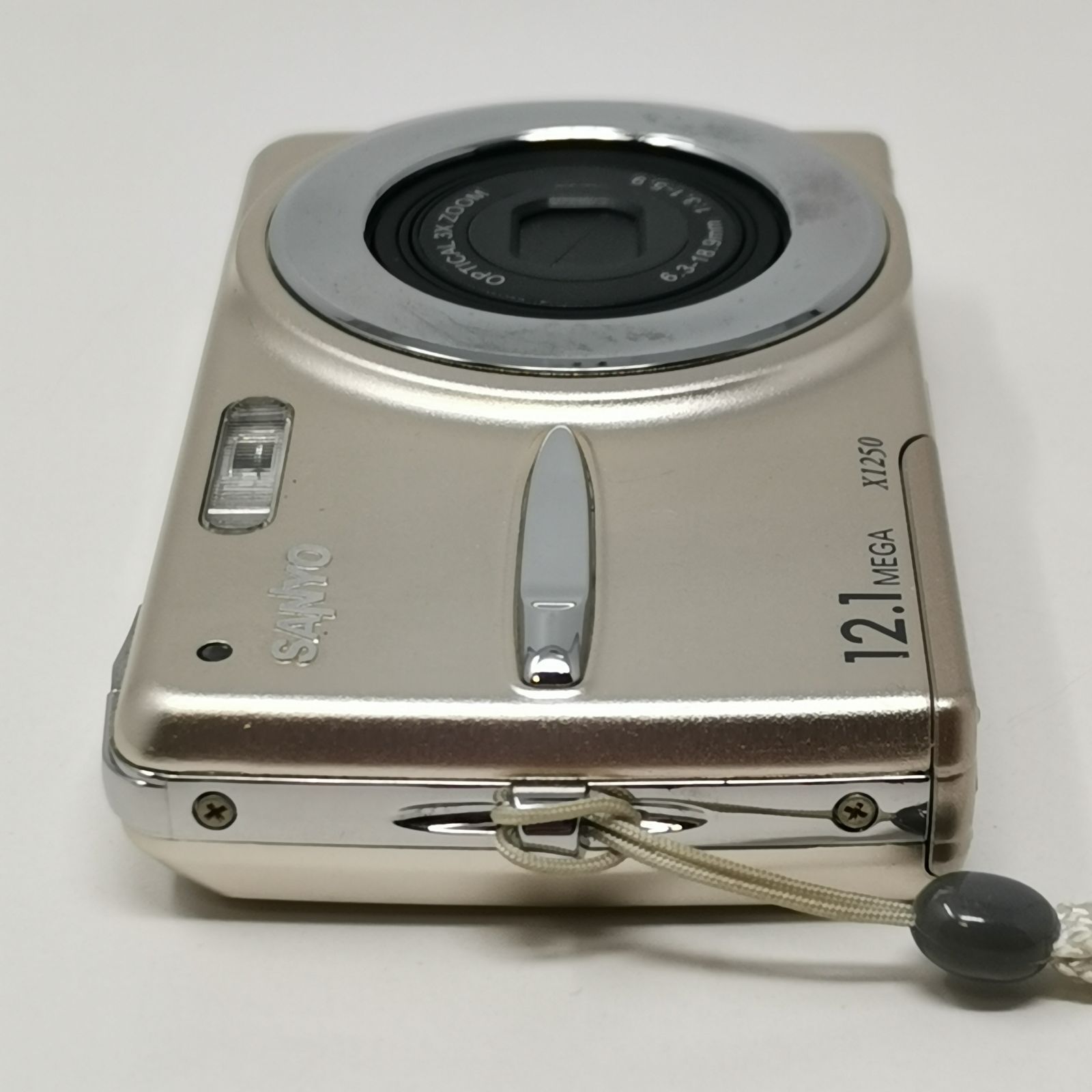 SANYO サンヨー DSC-X1250型 カメラ コンデジ 訳あり品 ゴールド 中古