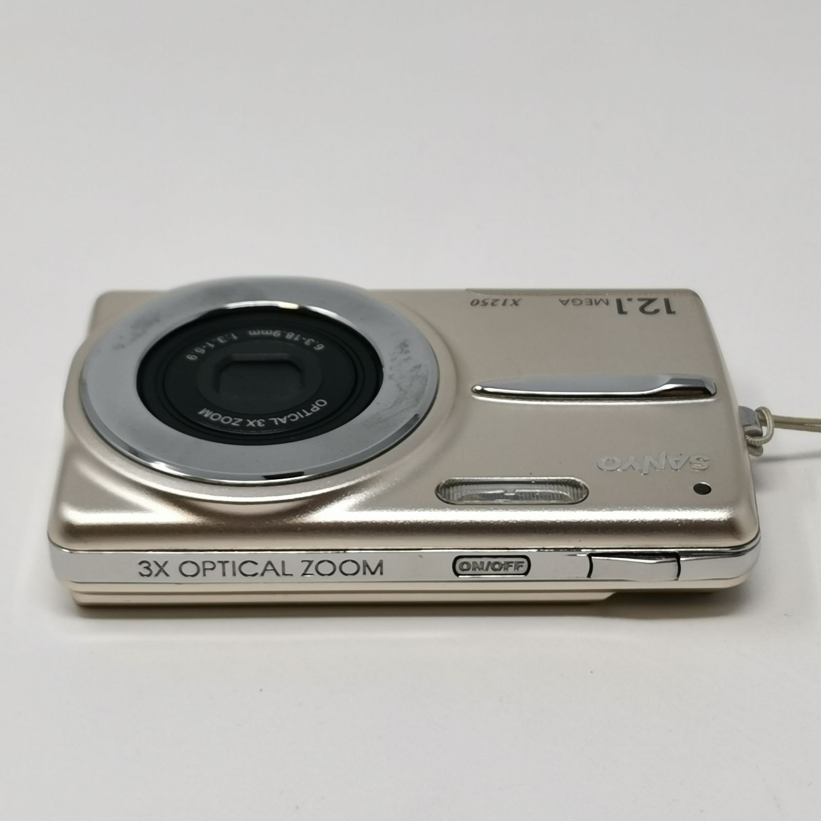 SANYO サンヨー DSC-X1250型 カメラ コンデジ 訳あり品 ゴールド 中古
