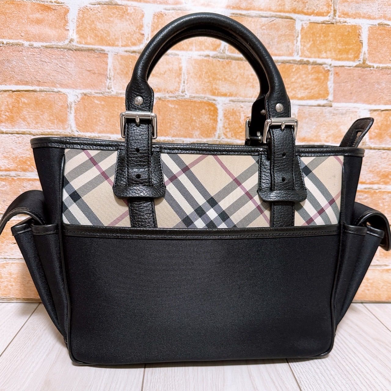 美品) Burberry(バーバリー)ハンドバッグ ナイロン ブラック チェック