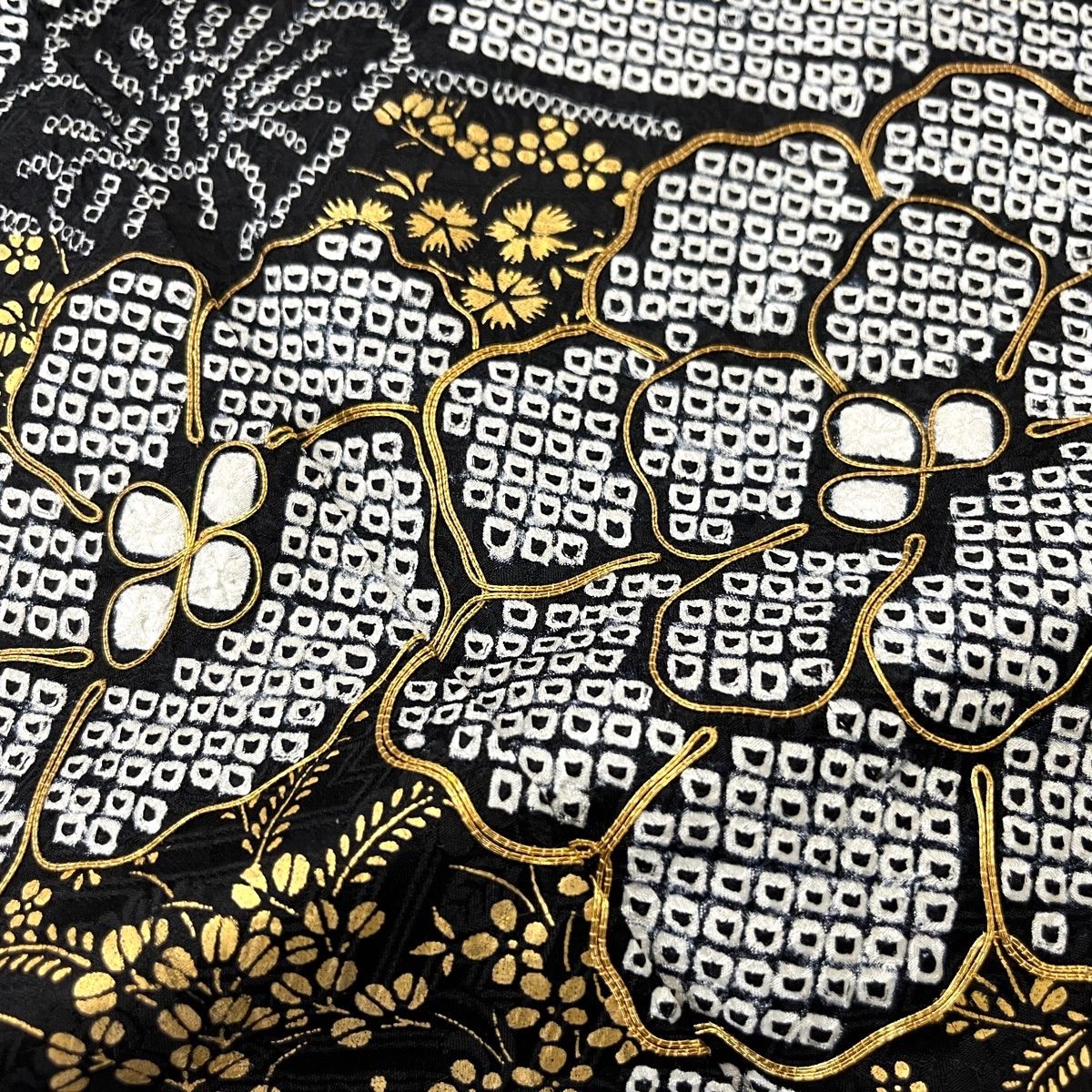 正絹振袖フルセット‼️愛らしいクリーム赤字豪華絞り⭐︎家紋柄金糸刺繍見惚れる金彩逸品 逸品 豪華 総絞り 金彩 金駒刺繍 正絹 訪問着 K1316 - メルカリ