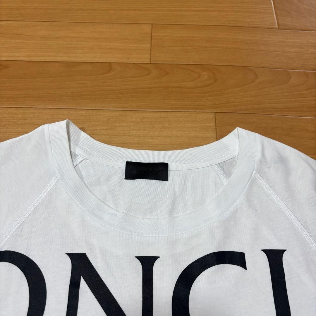 モンクレール 文字ロゴ ラバーワッペン Lホワイト Tシャツ 5S425 モンクレール 文字ロゴ ラバーワッペン Lホワイト Tシャツ 5S425