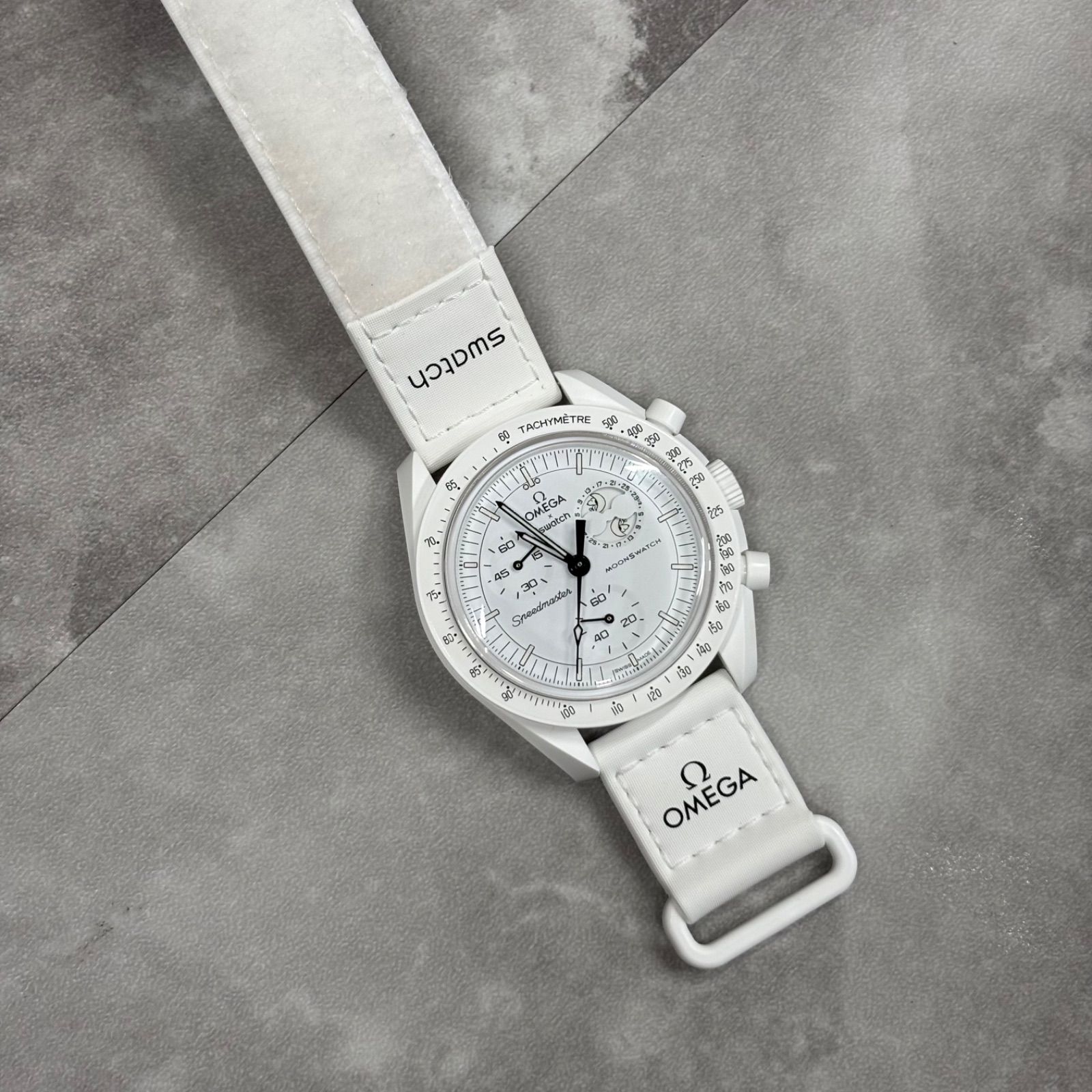 o) 新品未使用 Swatch × OMEGA MISSION TO THE MOONPHASE ホワイト 箱 