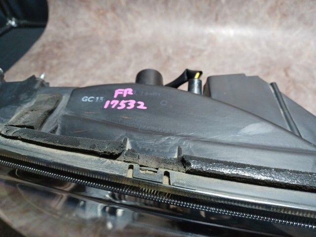 コーティング済 ミニキャブ U62T 右ヘッドランプ・ヘッドライト V 