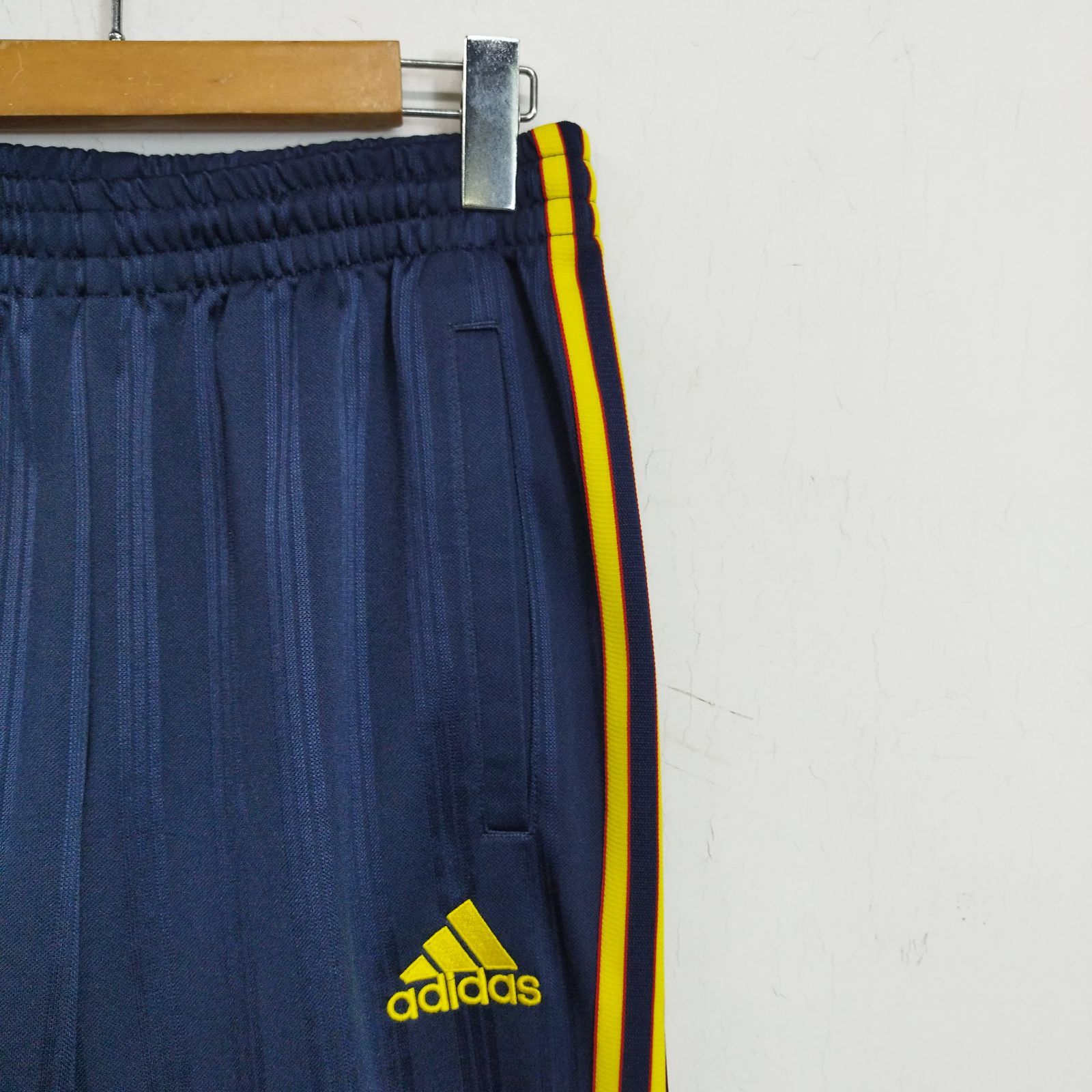 00s adidas トラック パンツ ジャージ スリーストライプス イエロー