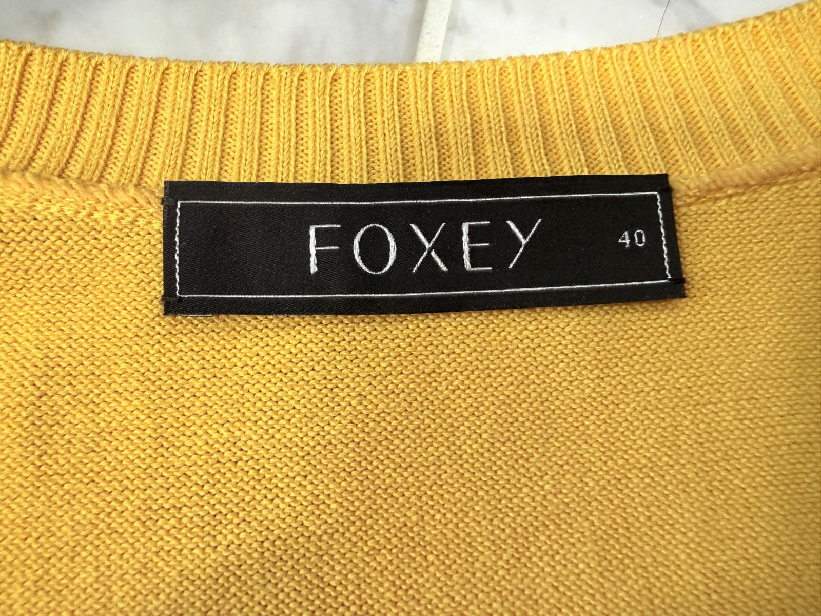 フォクシーブティック イエローカーディガン 40 極美品】FOXEY BOUTIQUE/フォクシーブティック40 イエロー系