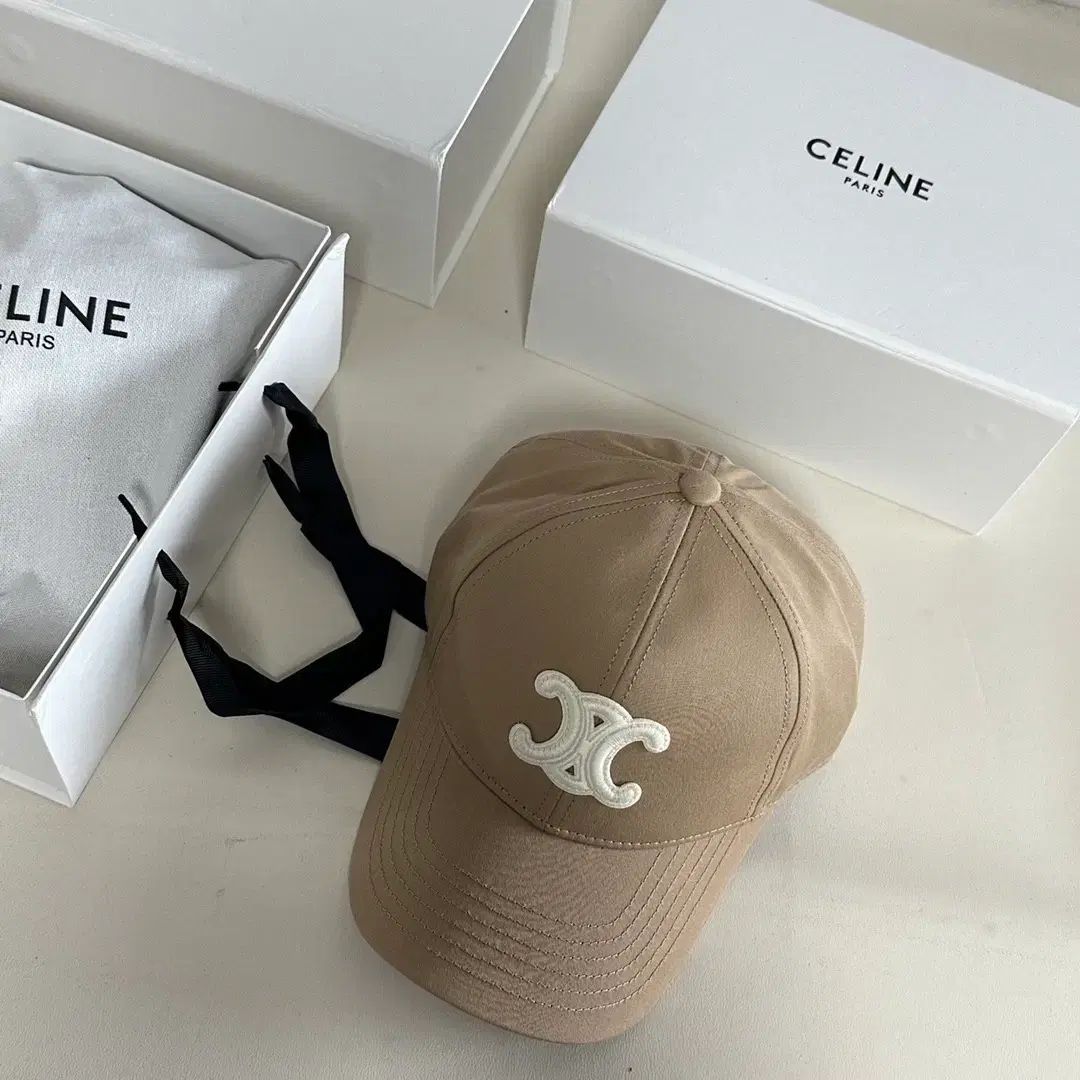 Celine セリーヌ ベースボールキャップ M 交渉可能