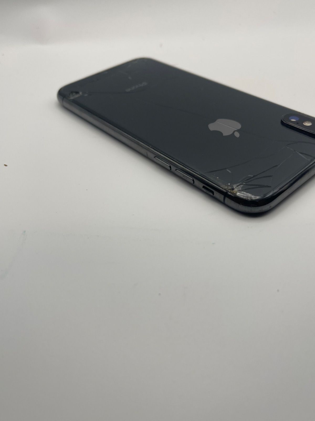 iPhone X 本体 64GB スペースグレイ 74% 割れ有り iPhone X 64GB スペースグレイ (画面割れあり) - メルカリ