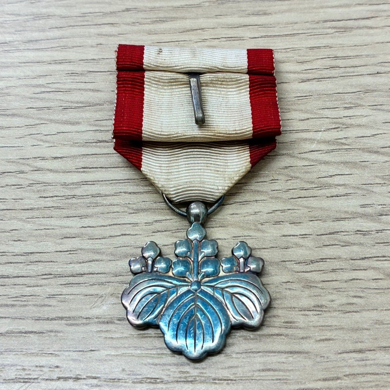 Y0459]勲八等白色桐葉章 勲章 大日本帝国 旧日本軍 - メルカリ