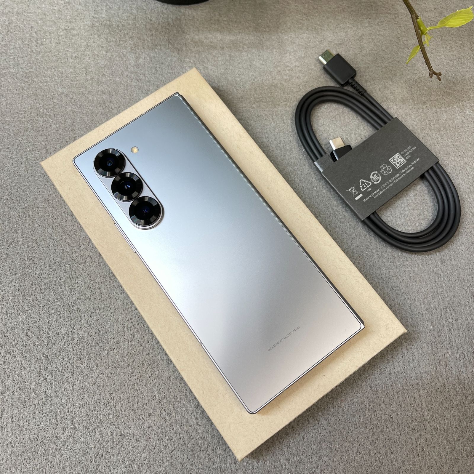 Galaxy Z Fold6 256GB シルバーシャドウ ドコモ SIMフリー - メルカリ