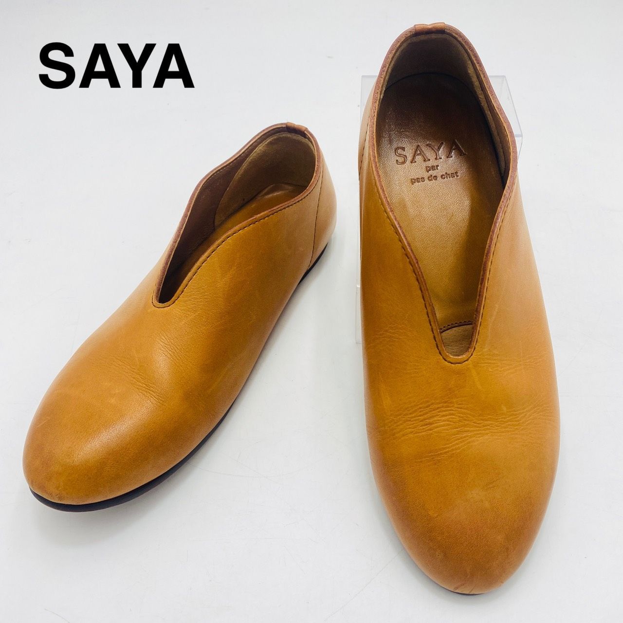 美品SAYA シャンパンゴールド/ブラック フラットシューズ24.5cm SAYA サヤ Ⅴカットスリッポン フラットシューズ レザー 5238 日本製