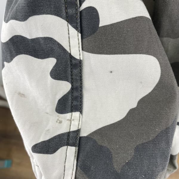 中古】右足裾付近シミ有）Supreme 25SS カモフラ カーゴパンツ サイズ 