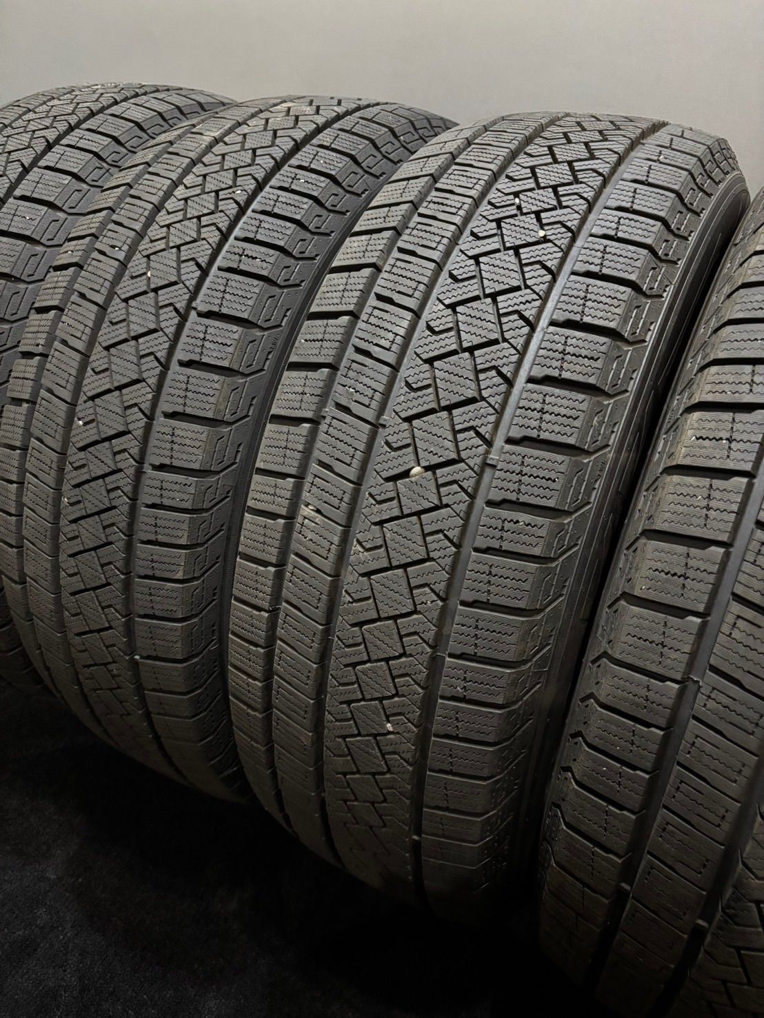 ★215/60R16 PIRELLI/ICE ZERO ASIMMETRICO 24年製 スタッドレス 4本 クラウン CX-3 ヴェゼル (南5-M11)