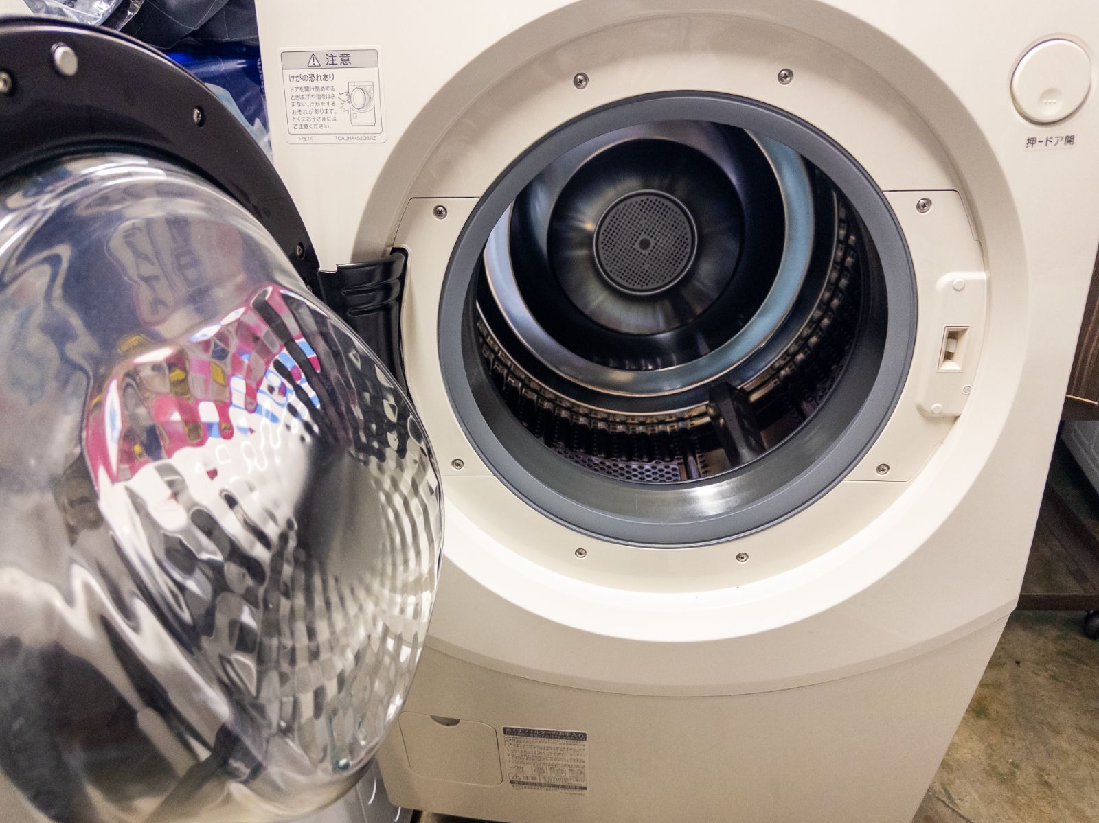 送料無料(関東・中部ほか)】値下げ！SHARP ドラム式洗濯機 ES-V540-NL 