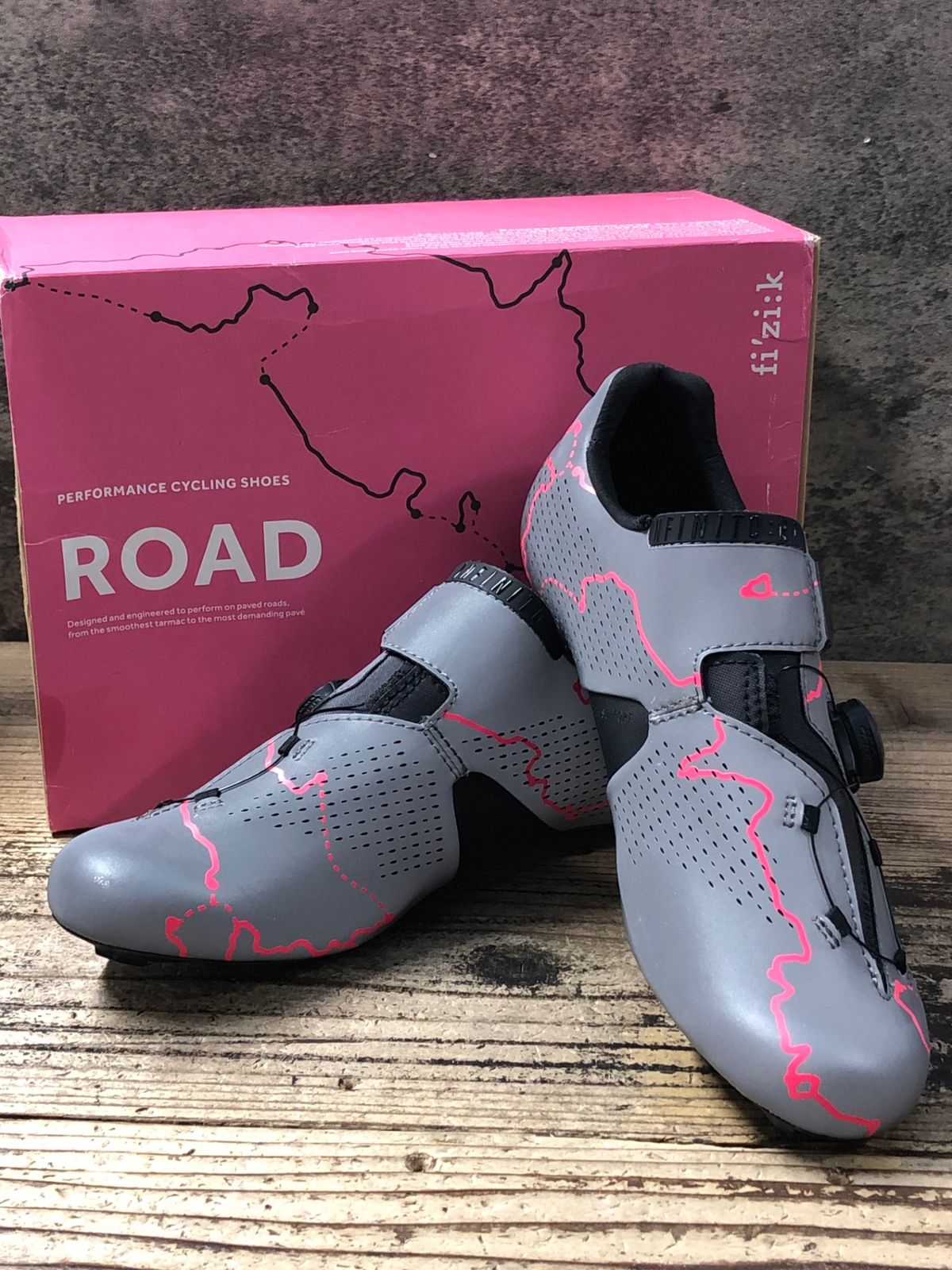 KC531 フィジーク fizik INFINITO R1 SPECIAL EDITION 19 19 ビンディングシューズ 3穴 リフレクト ピンク EU43 未使用