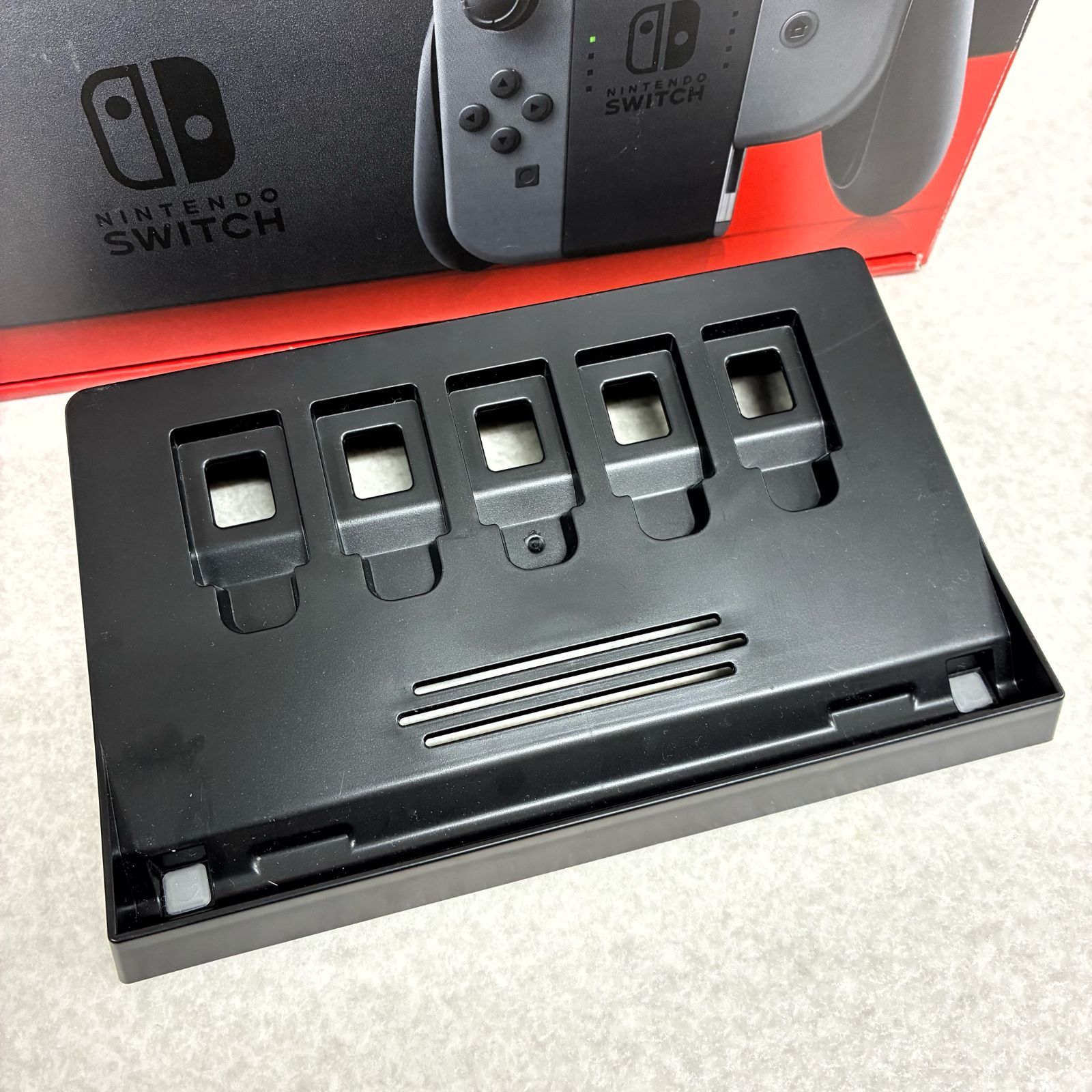 Nintendo Switch 本体 グレー おまけ付 Nintendo Switch 本体 グレー 極美品 付属品完備 おまけ沢山 Nintendo