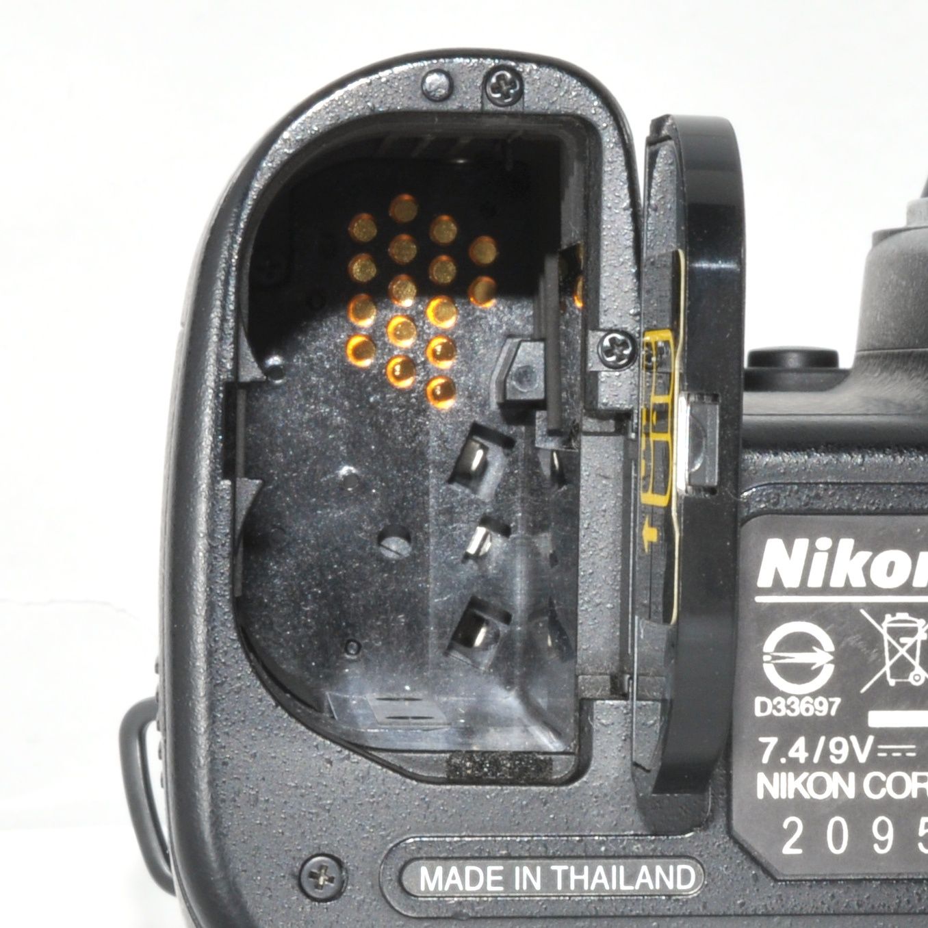 ニコン】Nikon D80 デジタル一眼レフカメラ + バッテリー・充電器付き