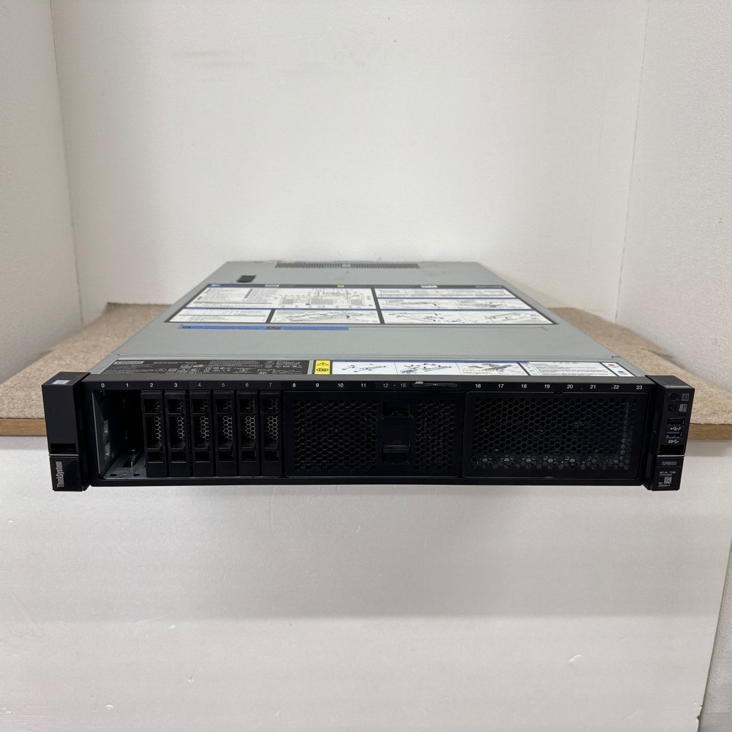 Lenovo ThinkSystem SR650 SFF 8Bay ヒートシンクx2基 2x 1100W 本体のみ 動作確認済 [SV273]