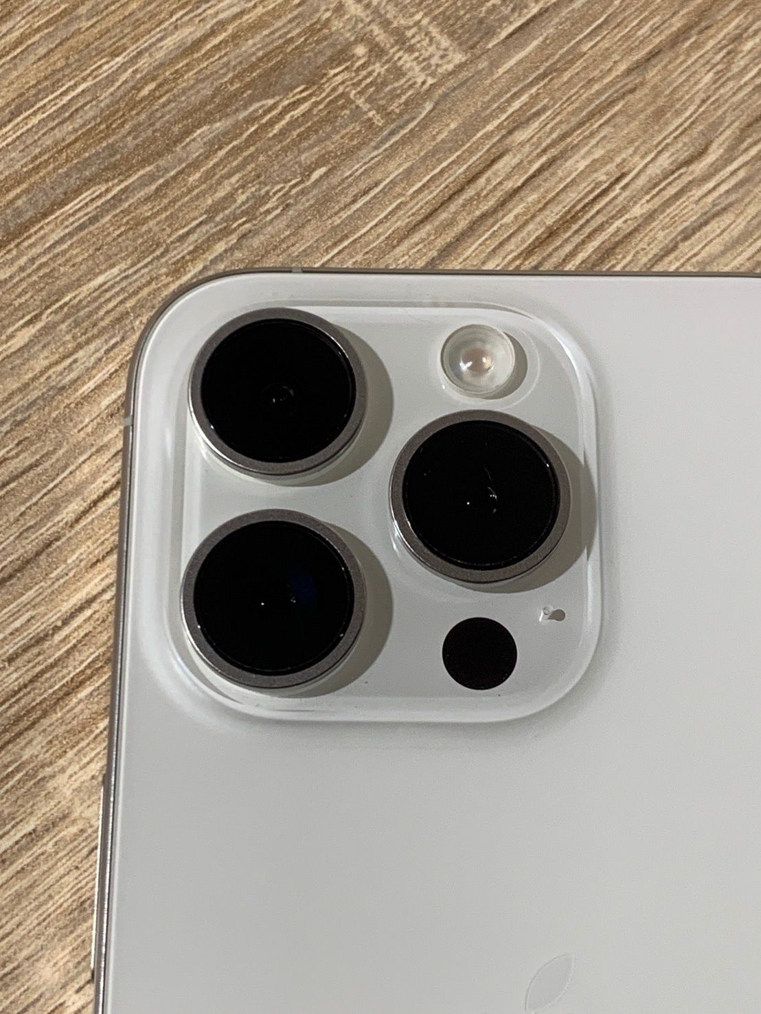 0355 iPhone 15 Pro 512GB ホワイトチタニウム ジャンク品【ネ