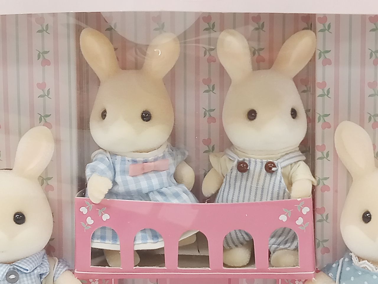 エポック社 シルバニアファミリー ピンクわたウサギファミリーセット