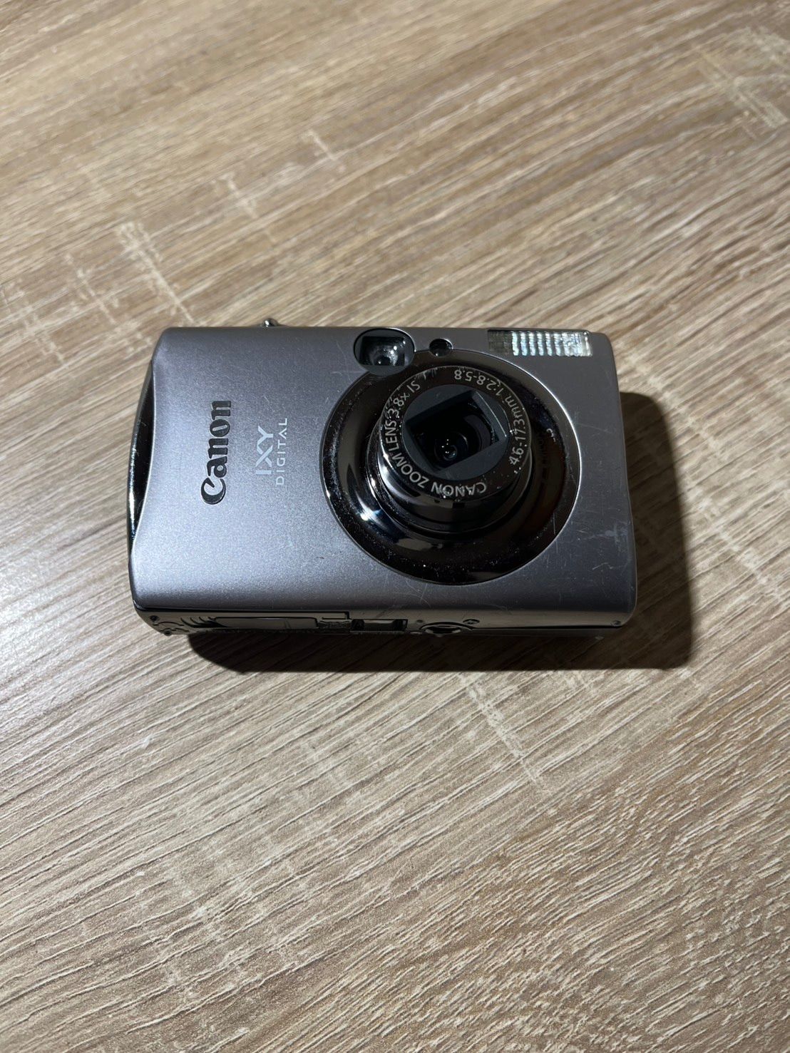 【ジャンク】Canon IXY Digital 900 IS シルバー＊64 Canon IXY DIGITAL 900 IS シルバー