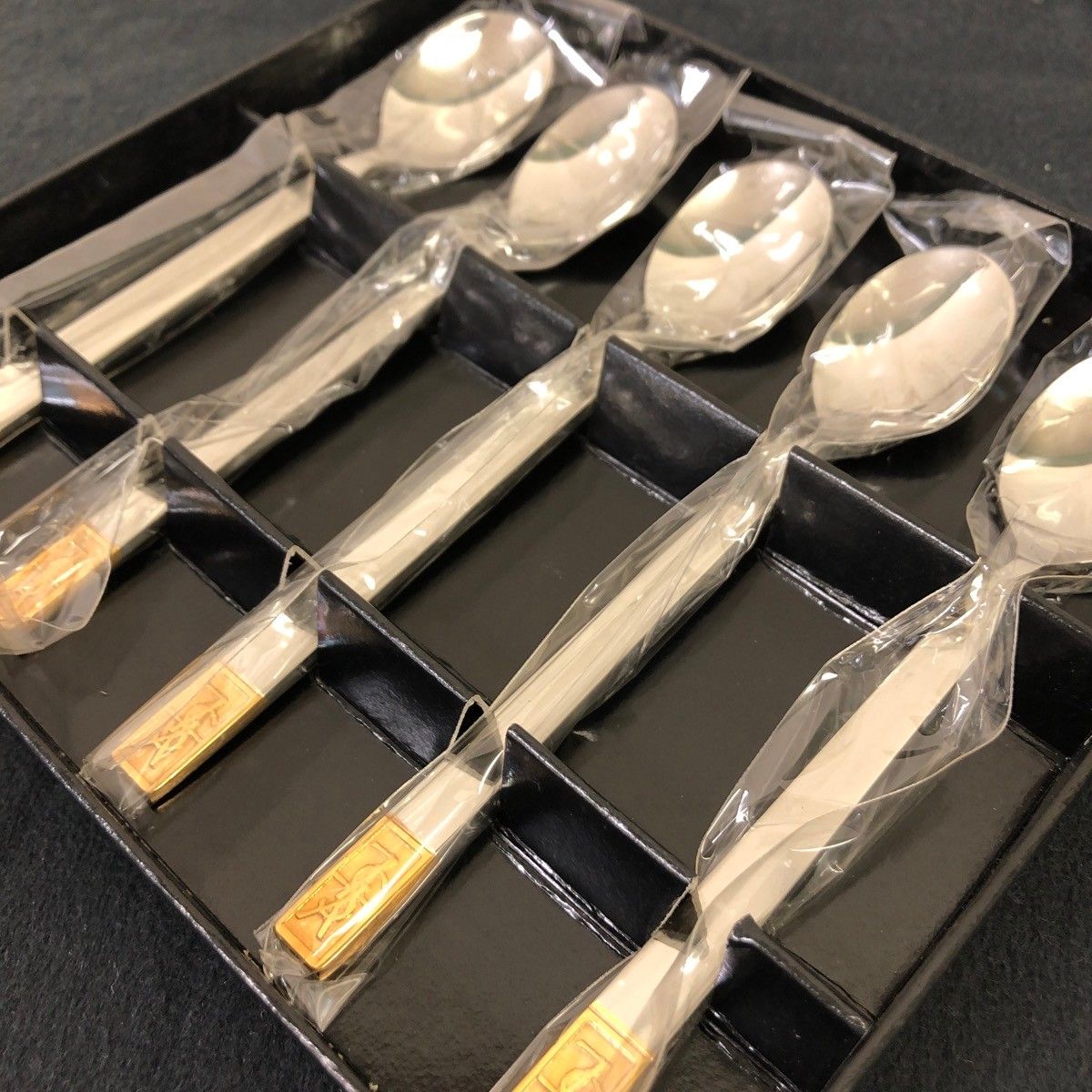 未使用品】Yves Saint Laurent イヴ・サンローラン スプーン 5本セット