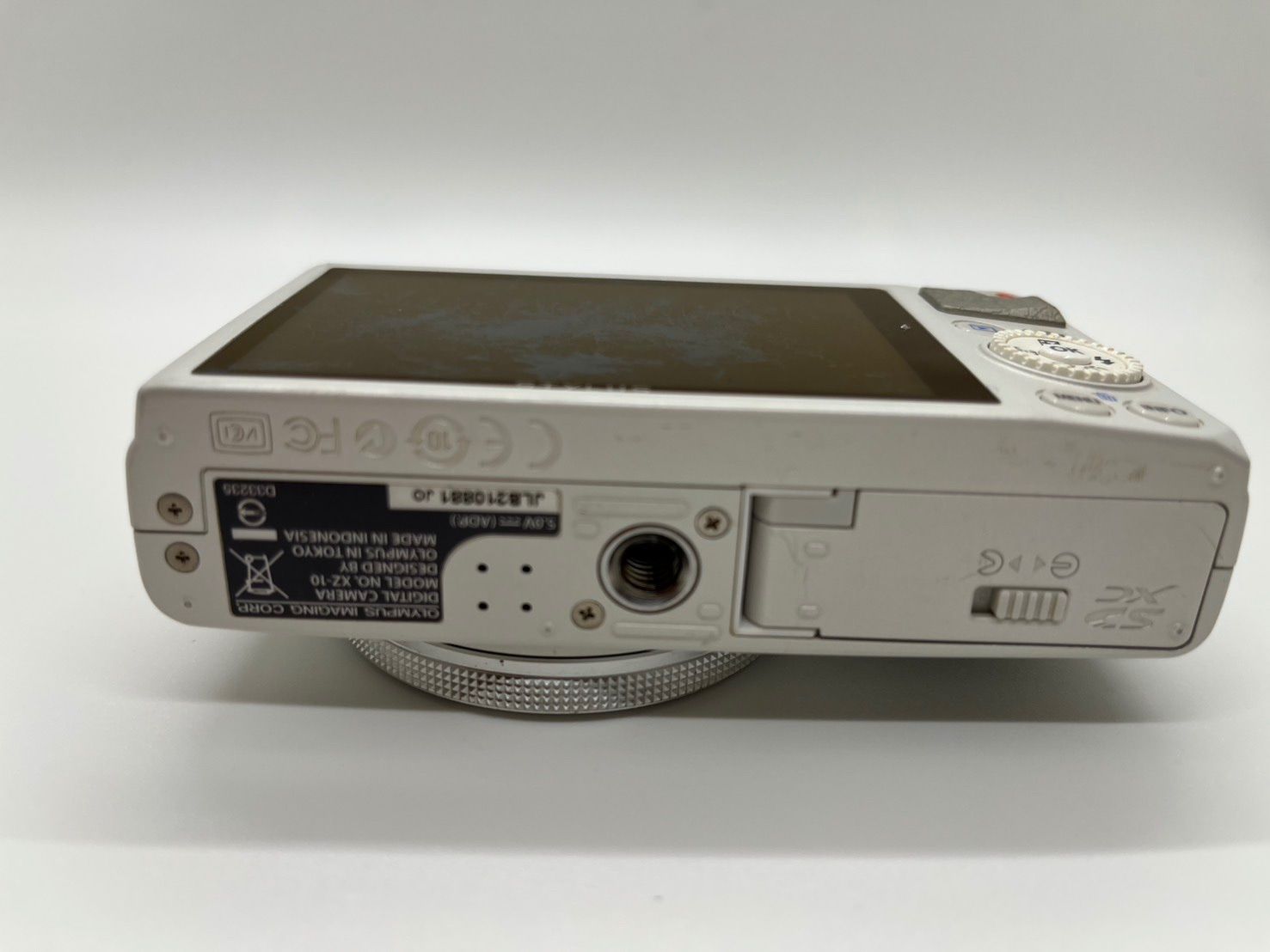 カメラ 0166 OLYMPUS STYLUS XZ-10 ホワイト デジカメ ジャンク品【ネ】