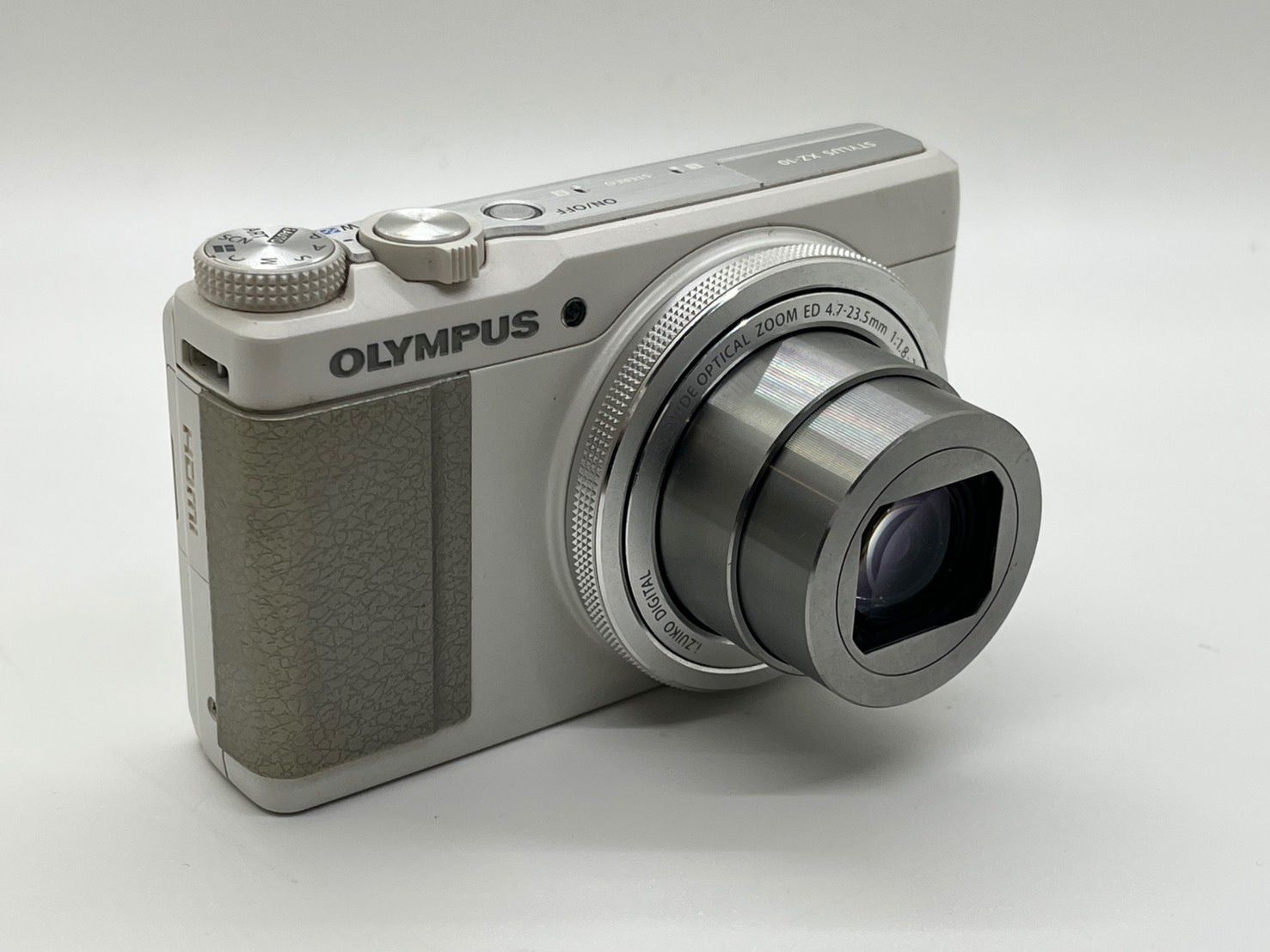 カメラ 0166 OLYMPUS STYLUS XZ-10 ホワイト デジカメ ジャンク品【ネ】