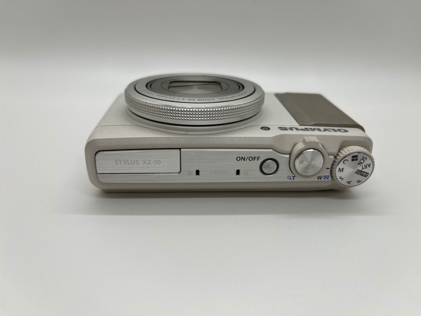 カメラ 0166 OLYMPUS STYLUS XZ-10 ホワイト デジカメ ジャンク品【ネ】