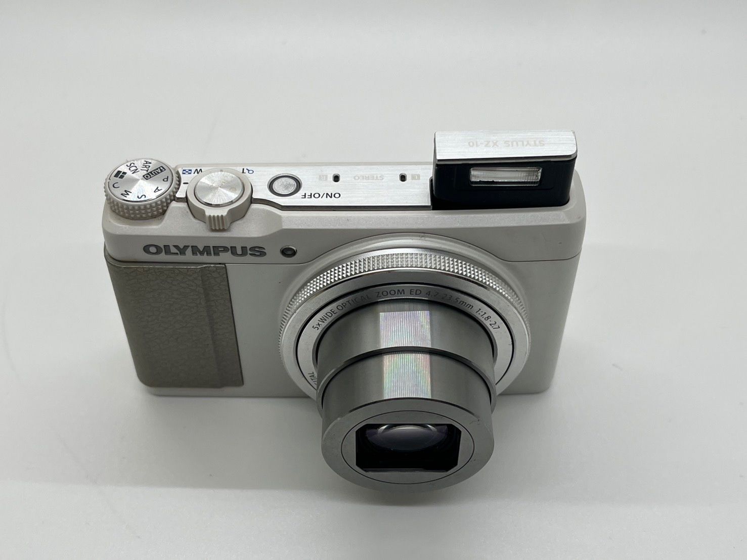 カメラ 0166 OLYMPUS STYLUS XZ-10 ホワイト デジカメ ジャンク品【ネ】