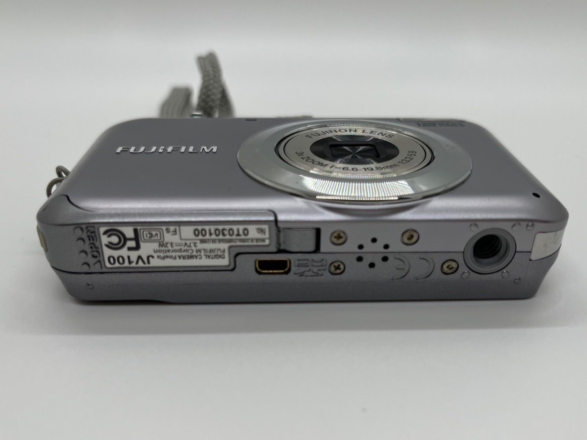 0190 FUJIFILM FINEPIX JV100 シルバー デジカメ 動作確認済み【ネ