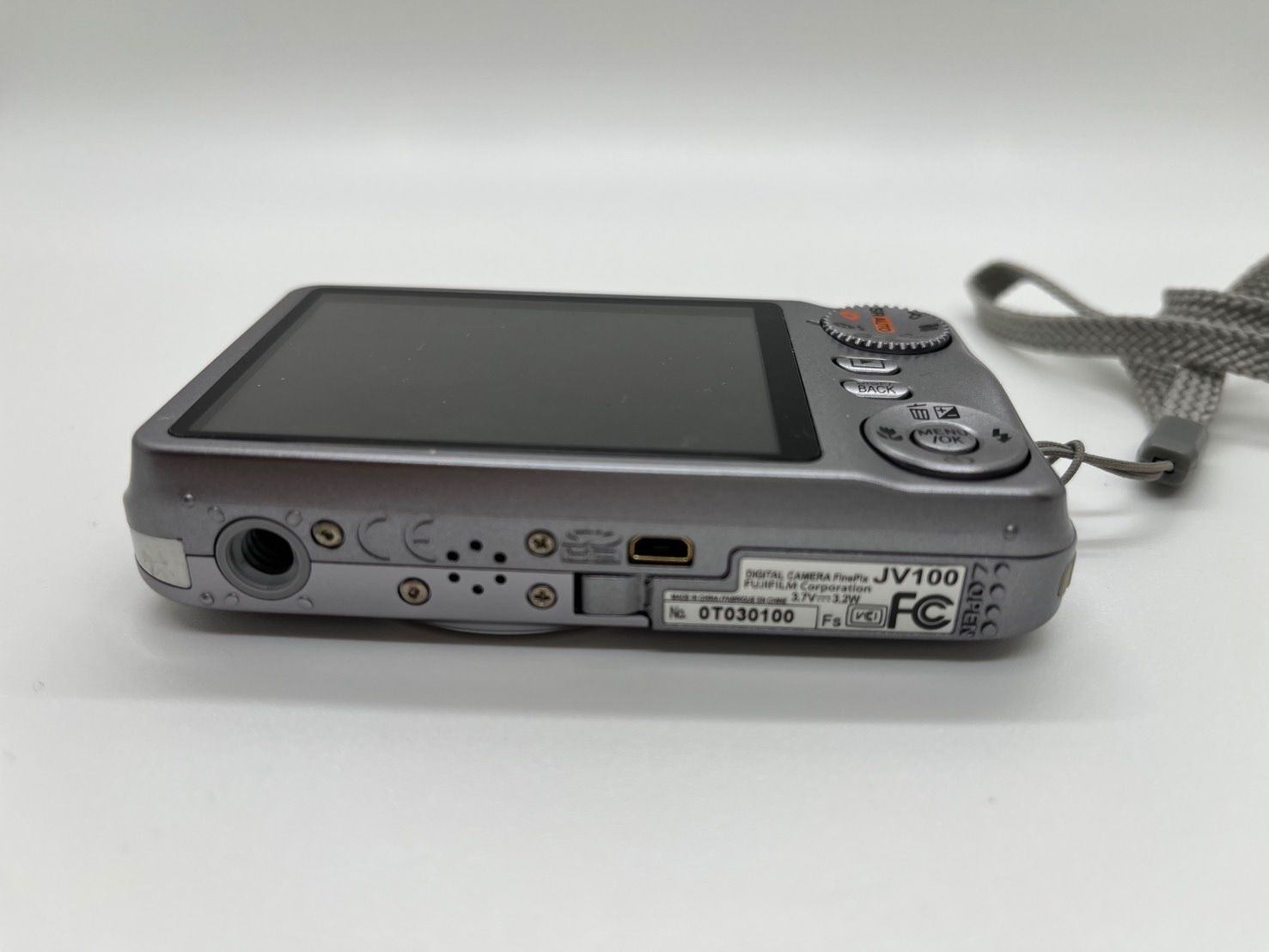 0190 FUJIFILM FINEPIX JV100 シルバー デジカメ 動作確認済み【ネ
