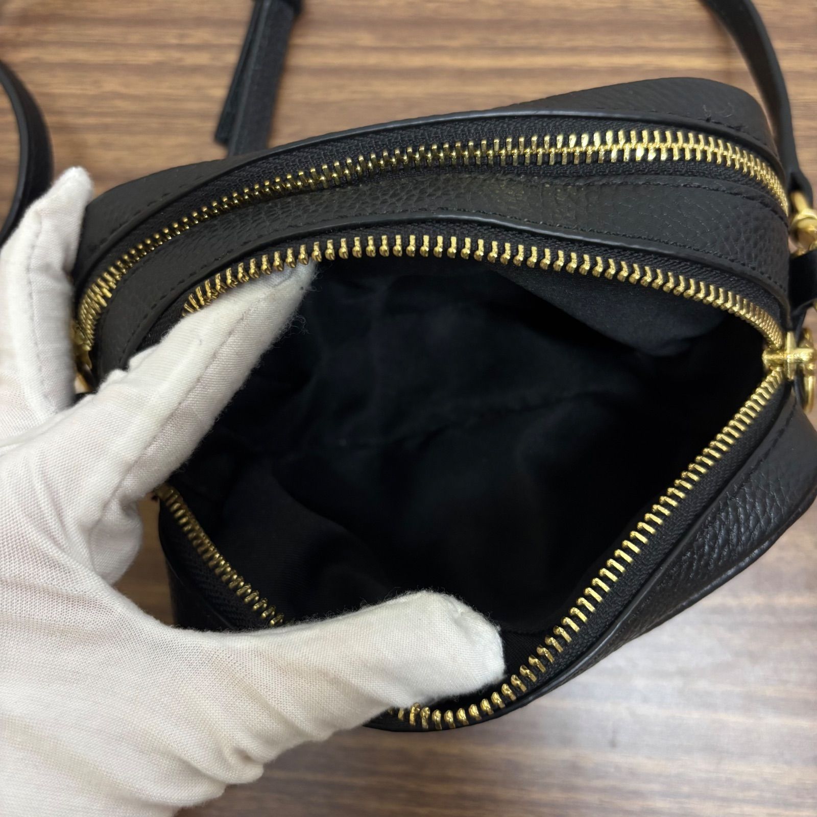 b) トリーバーチ Tory Burch ミニショルダーバッグ カメラバッグ 