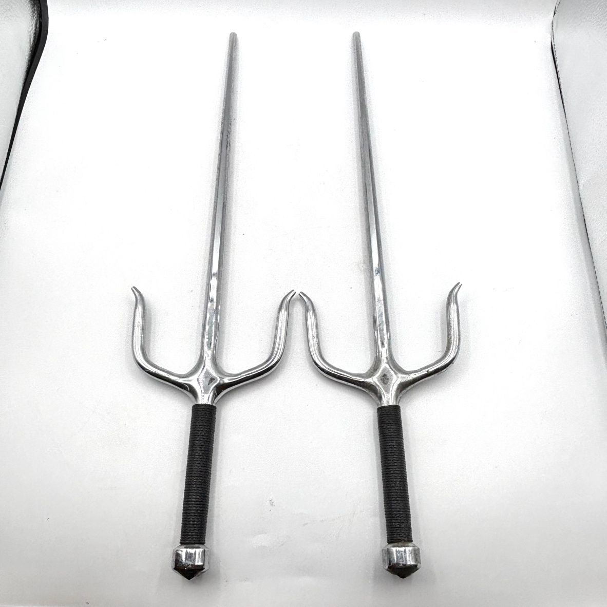 え沖】般若面 ＆ 釵（サイ）2本セット 鉄器 空手 琉球古武術 沖縄