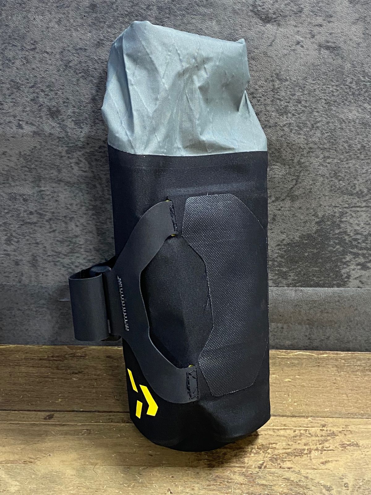 KB166 アピデュラ APIDURA BACKCOUNTRY DOWN TUBE PACK 1.8L ダウンチューブバッグ 黒
