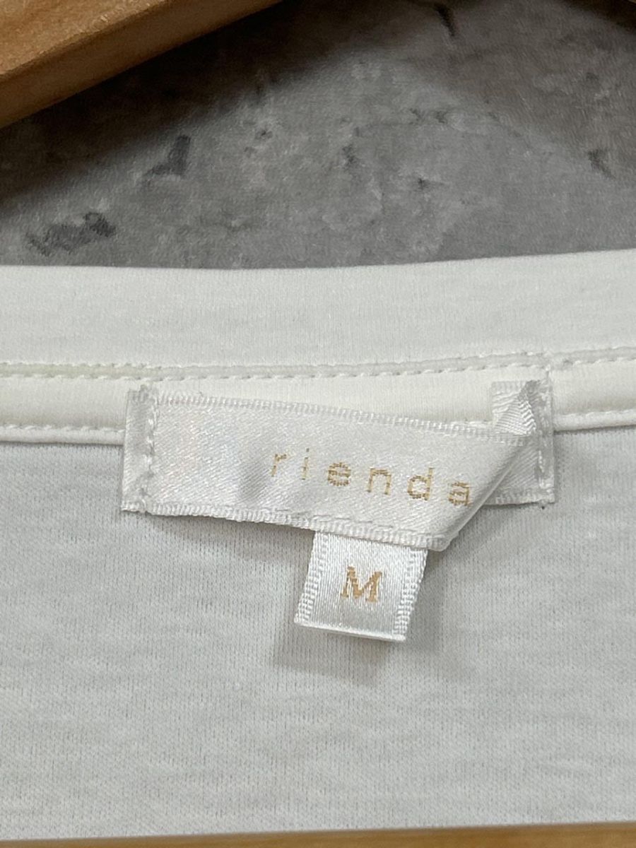 Tシャツ・カットソー rienda リエンダ カラフル 刺 ロゴ Tシャツ sizeM/白 ■◆ レディース