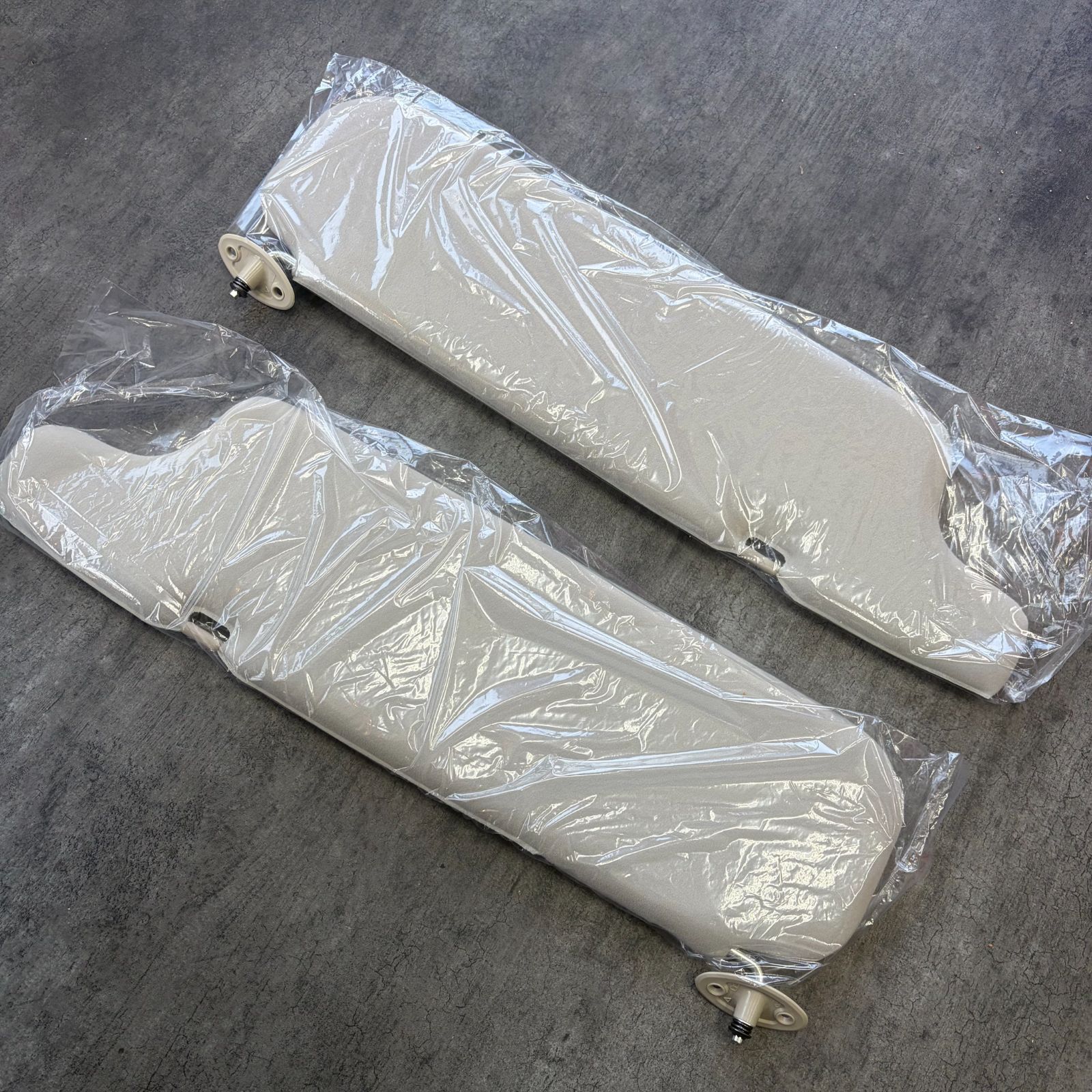 新品 トヨタ純正 70 78 ランドクルーザー プラド サンバイザー