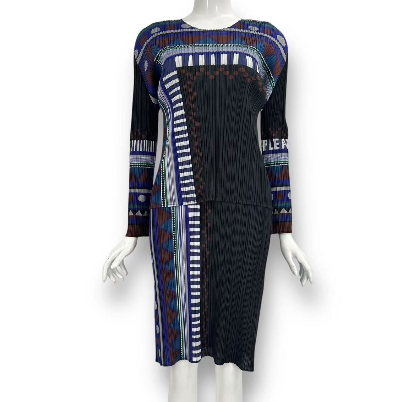 極美品 ISSEY MIYAKE イッセイミヤケ PLEATS PLEASE プリーツプリーズ 