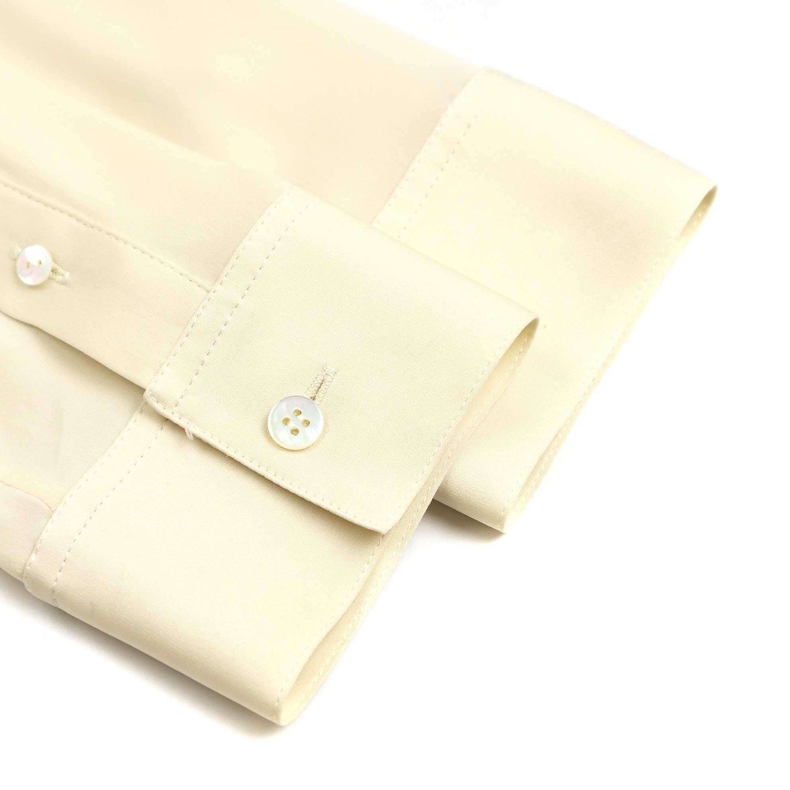 THE ROW ザ ロウ ストレッチシルクシャツ  クリーム 4 THE ROW ザ ロウ ストレッチシルクシャツ クリーム 4 - メルカリ