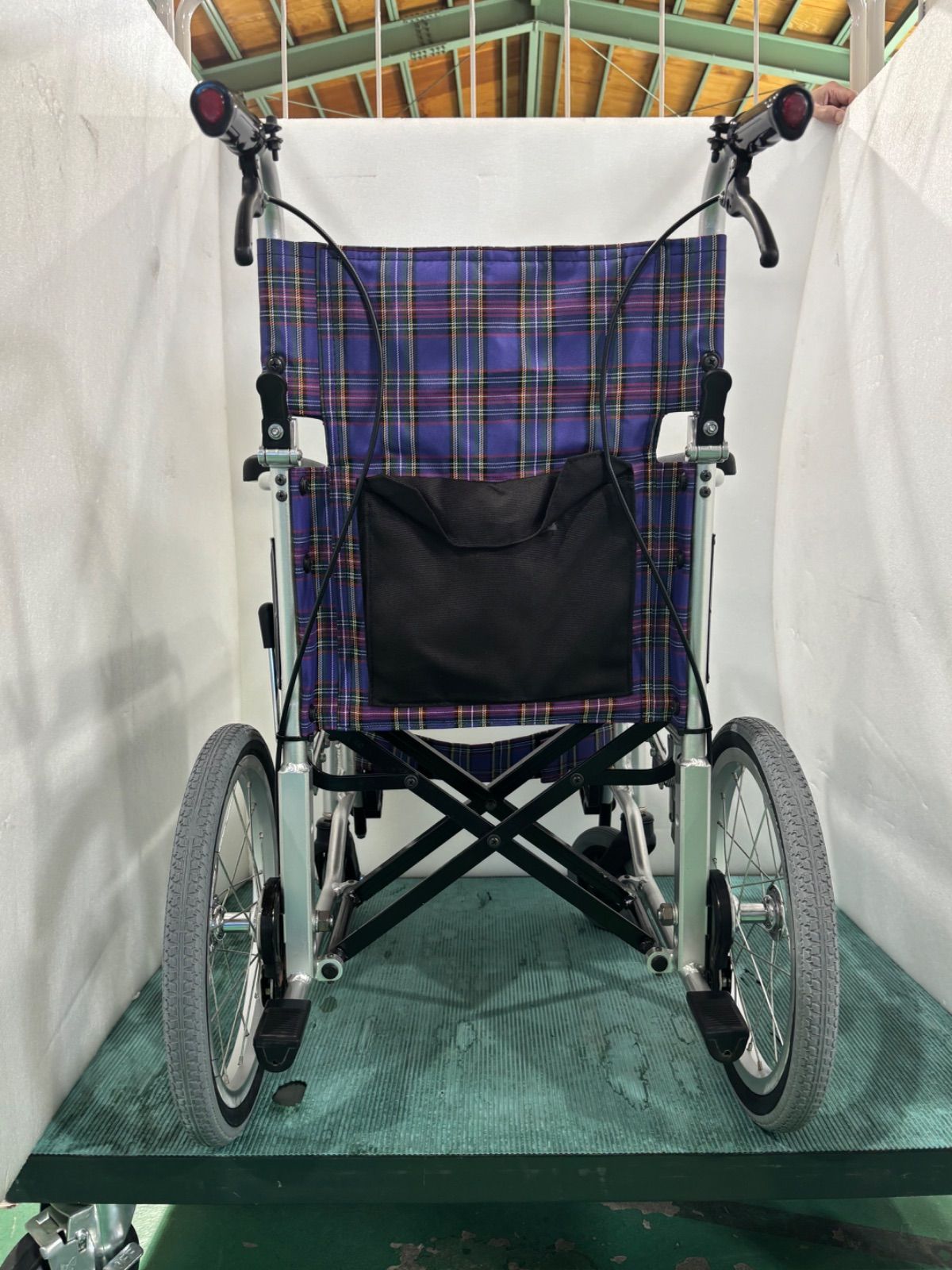 カワムラサイクル「KAJ402SB」 介助用 ノーパンクタイヤ 車椅子 - メルカリ