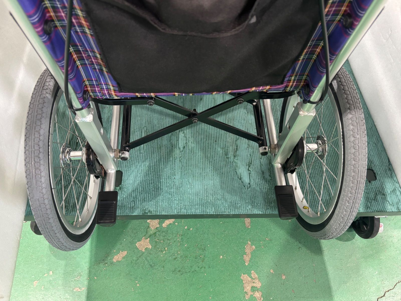 カワムラサイクル「KAJ402SB」 介助用 ノーパンクタイヤ 車椅子 - メルカリ