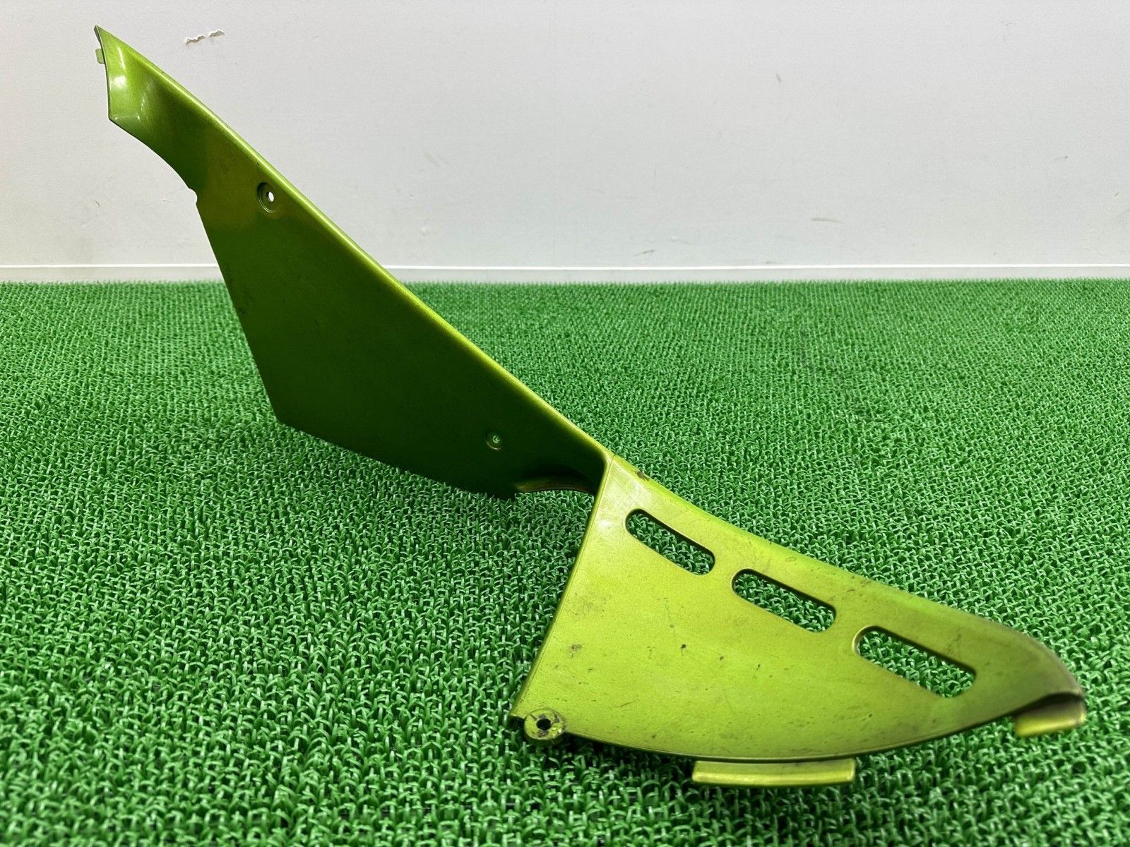 ZX-12R センターカウル 左 緑M 55028-1419 カワサキ 純正 中古 ZX1200A ZXT20A 55028-1383 NinjaZX12R フロント アンダーカウル Ou バイク ZX-12R センターカウル 左 緑M 55028-1419 カワサキ 純正
