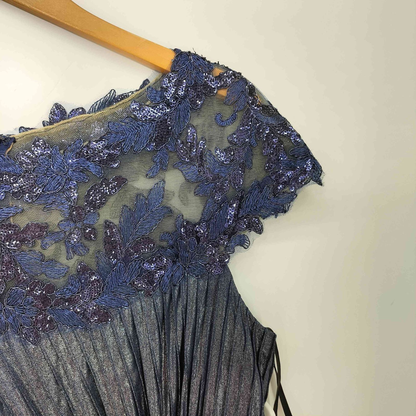 タダシショウジ TADASHI SHOJI スパンコール刺繍デザイン ノースリーブ
