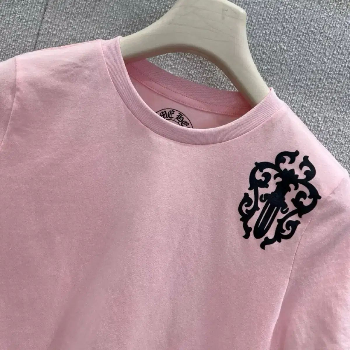 CHROME HEARTS クロムハーツ ピンク Tシャツ 新品 - メルカリ