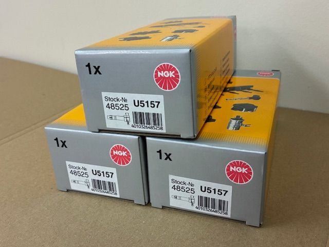 020 【美品】 箱汚れあり 取付痕あり NGK イグニッションコイル 3本 