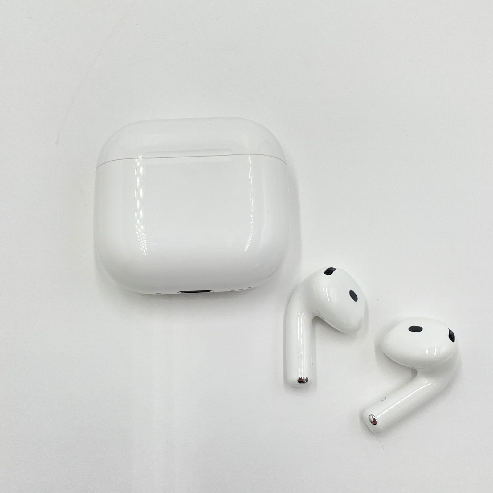 AirPods (第4世代) ホワイト AirPods (第4世代) ホワイト 【公式通販】