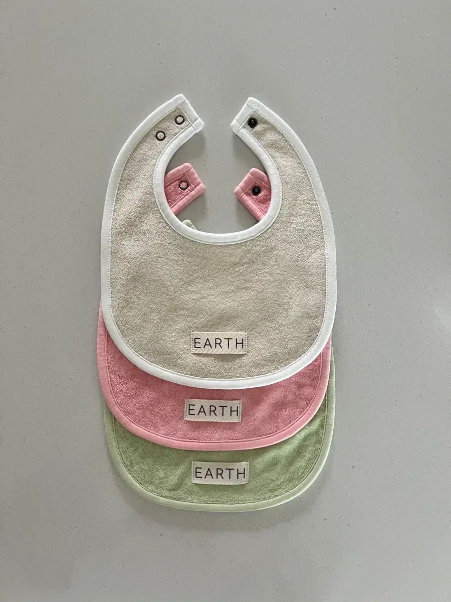EARTH ユア(YOOA) 用タック받이セット アースビブ 7,980円